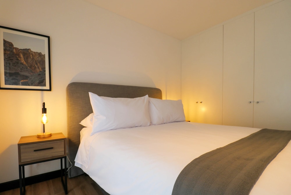 w Fabulous 2BR w Impressive Deco in San Isidro