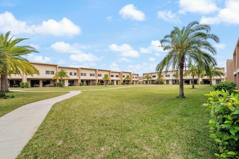 Minutes to Disney Chic Dream Villa With Stunning Patio and Resort Perks