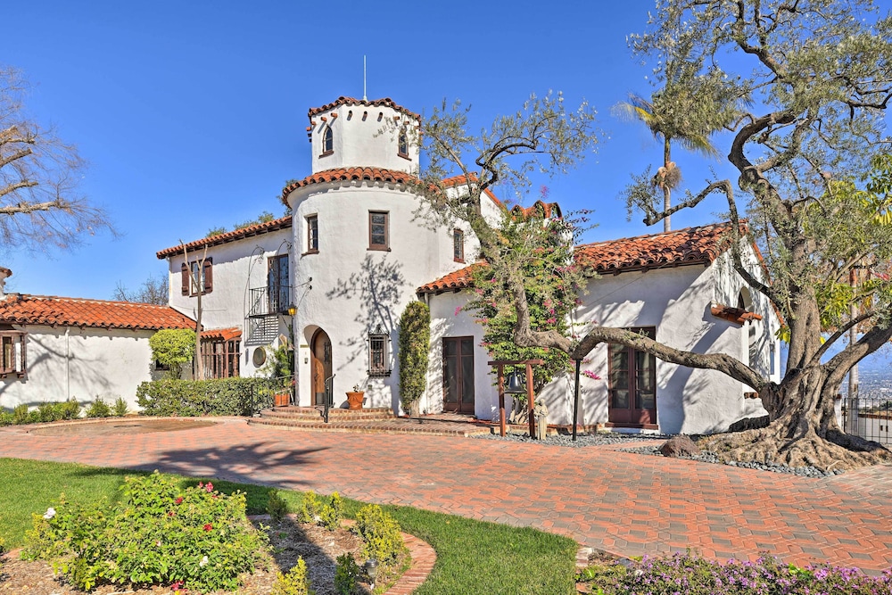 'the Castle' Hacienda Heights Home w/ Patio Pool - Property Image 5