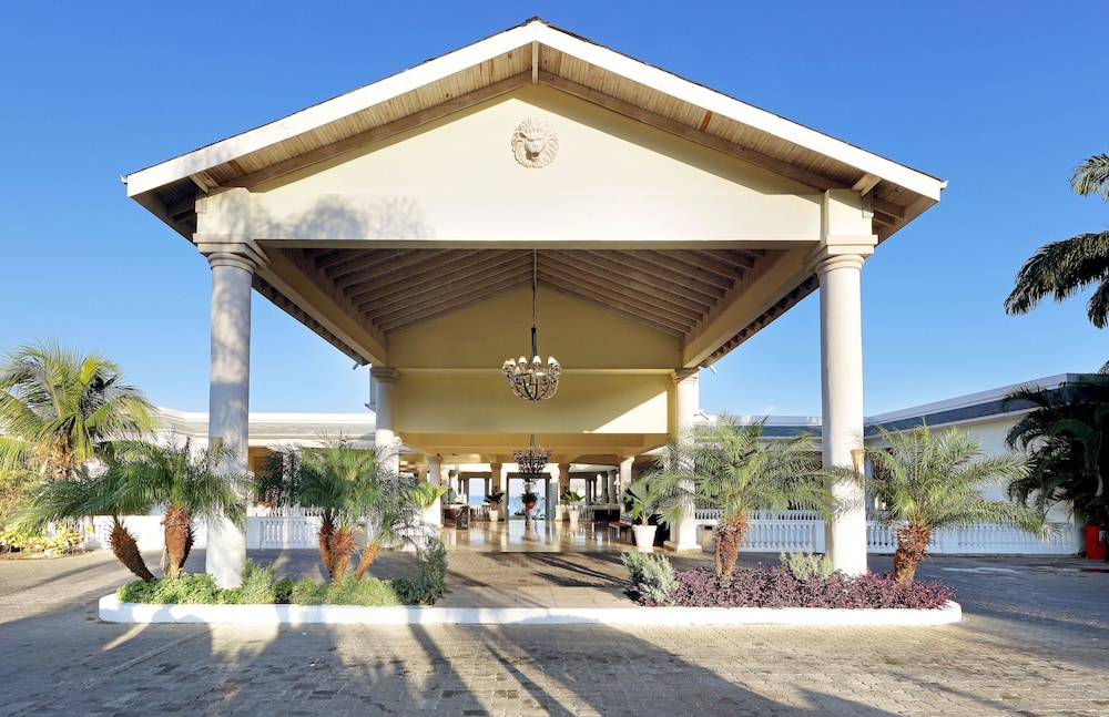 Grand Palladium Jamaica Resort  Spa All Inclusive - Property Image 3