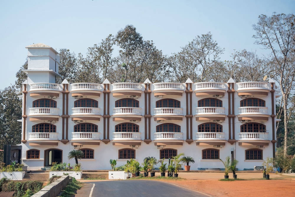 Hotel Holiday Village