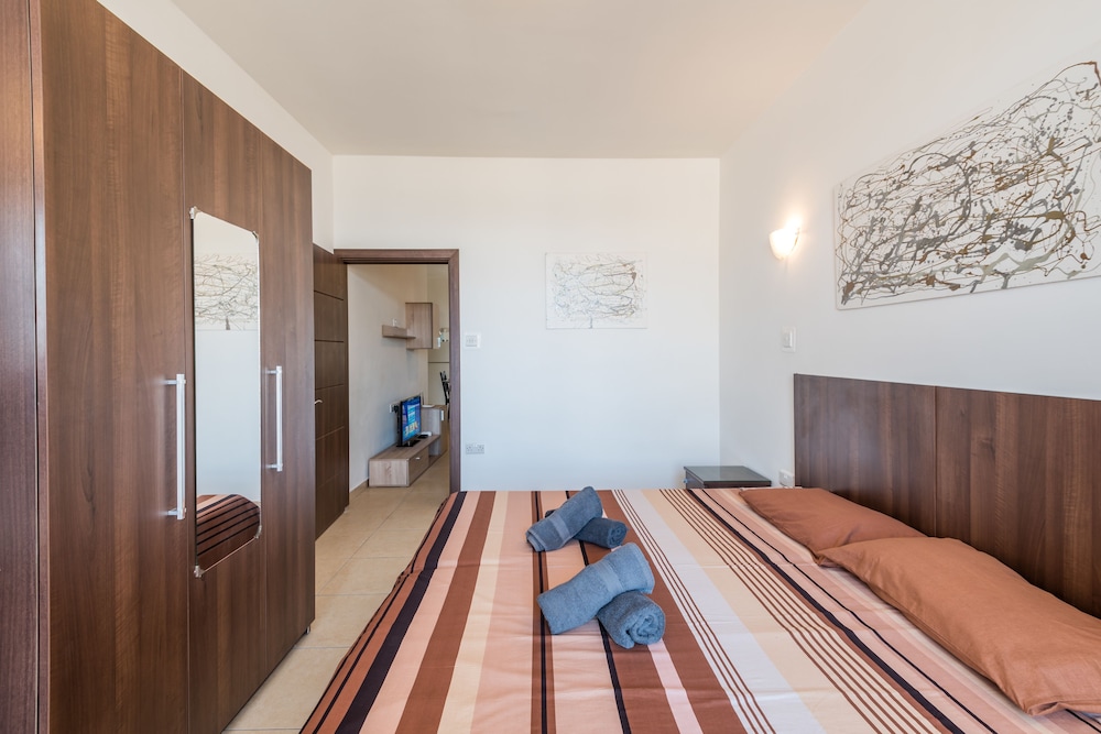 Seashells Self Catering Apartment by Getaways Malta — photo 5
