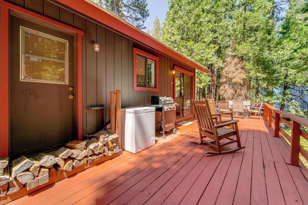 Hike & Ski! Cabin 20 Mi to Soda Springs Mtn Resort