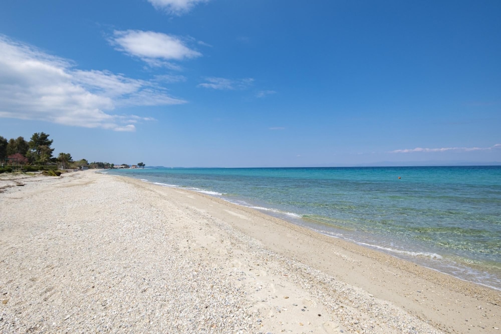 Agistri Summer House by Travel Pro Services view 4