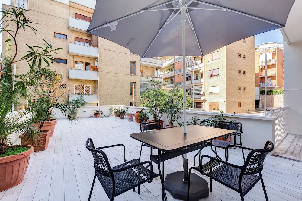 Gianicolo Apartment with Terrace