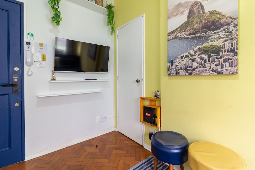 Flat in Copacabana 9 Minutes From the Beach Stc202