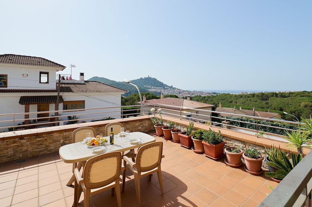 Marina in Blanes With 6 Bedrooms and 4 Bathrooms