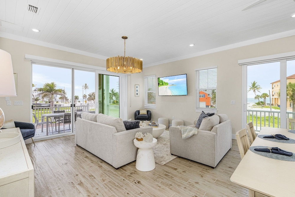 110 Sea Le Vie: 5br/4.5ba Brand New Build W/ Pool! 5 Bedroom Home