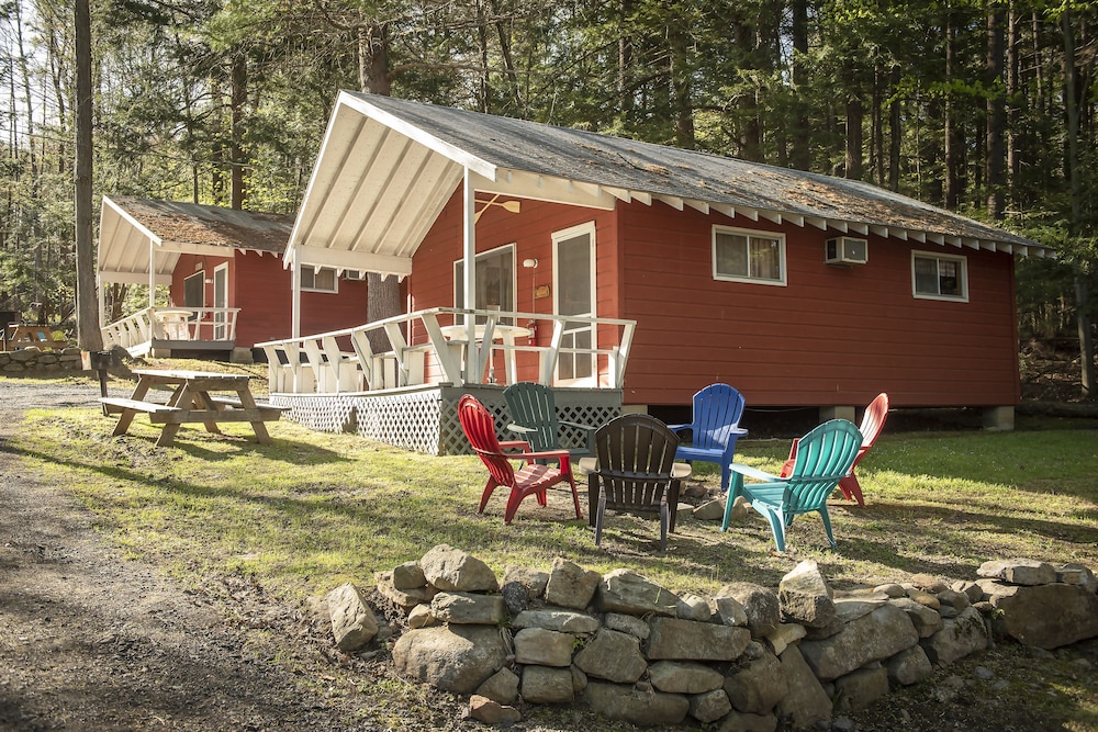 Forest Hill Lodge & Cabins