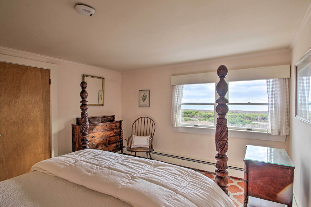 Expansive Beachfront Retreat w/ Outdoor Shower - Property Image 54