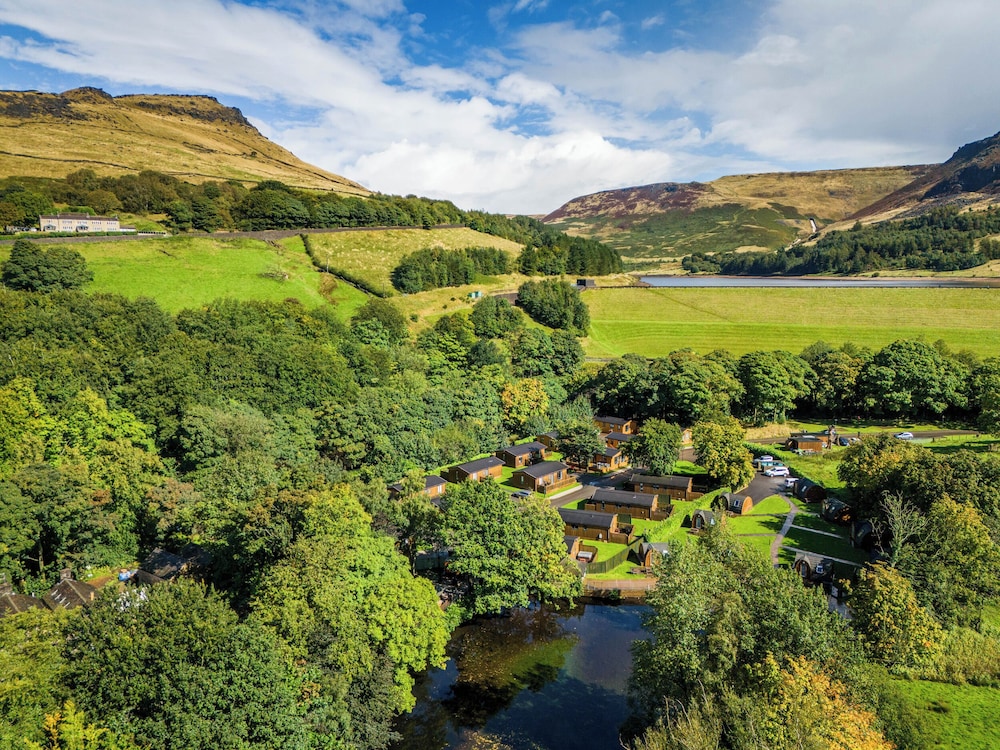 10 Chew Valley Lodge