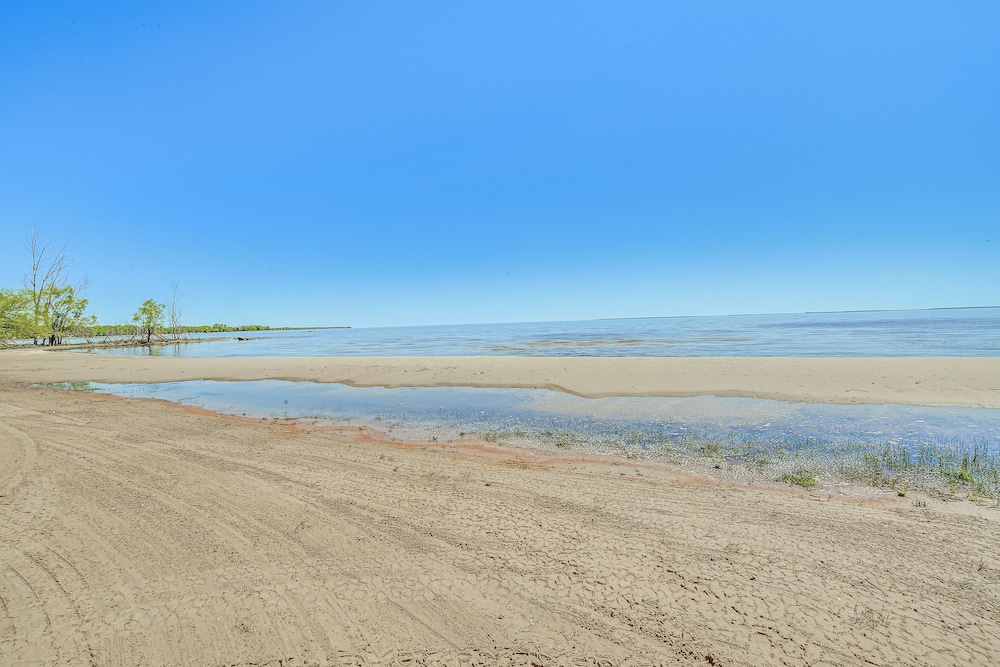 Private Beach & Deck: Spacious Lake Michigan Home view 2