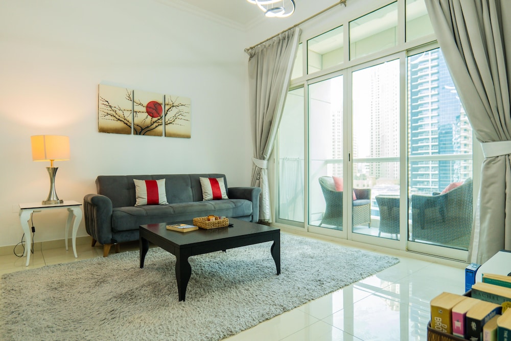 Venduras Elegant 1BR Dubai Marina