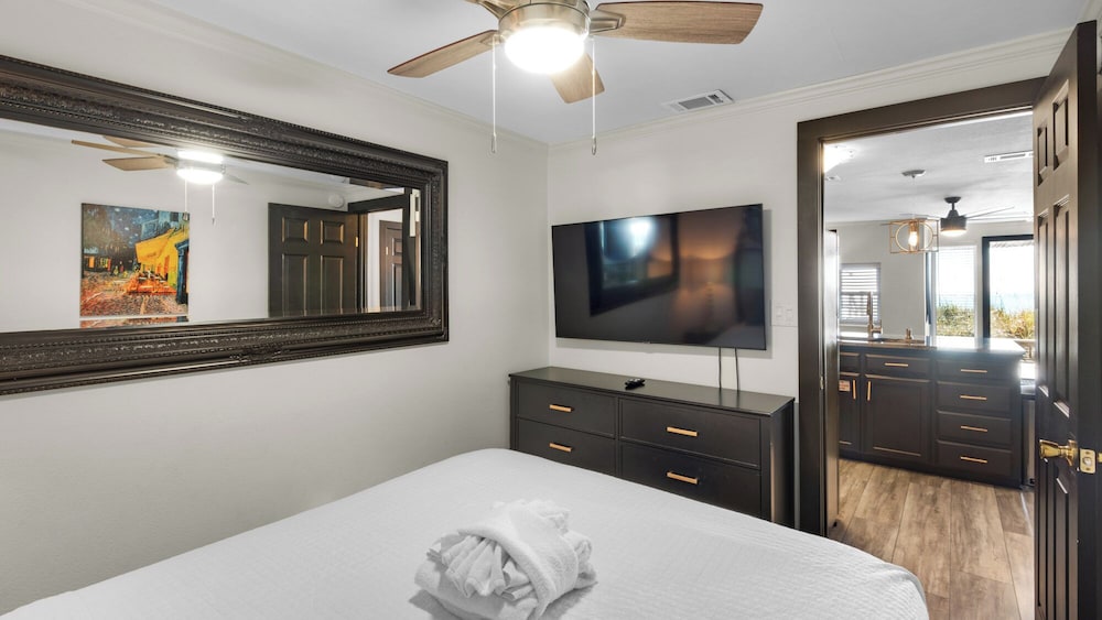 Beachfront Comfort at Costa Del Sol C1