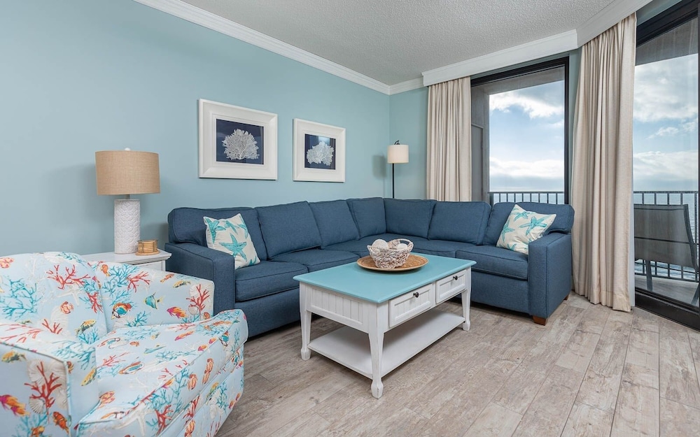 Phoenix X 711 2 Bedroom Condo