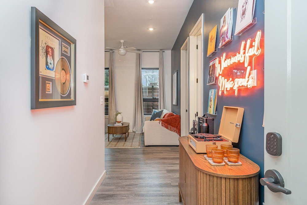 Harmony Hideaway - Mins to Broadway - In Music Row