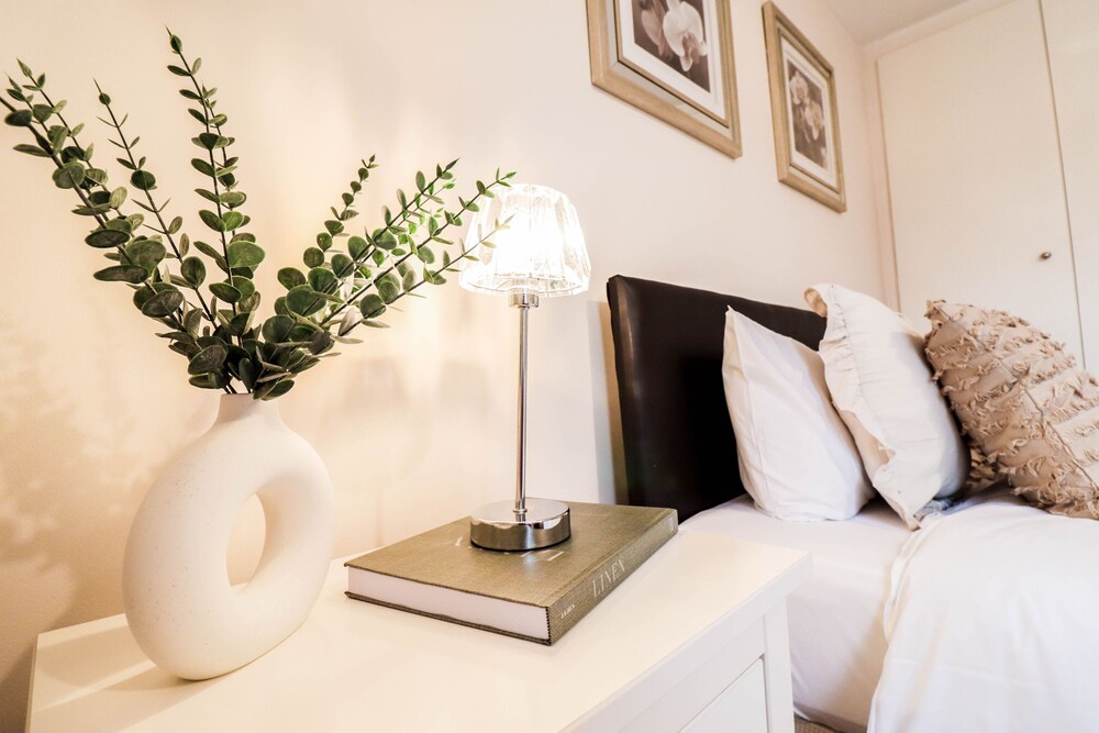 2 Bed Apartment in Russell Square