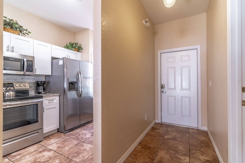 402 Regal Palms