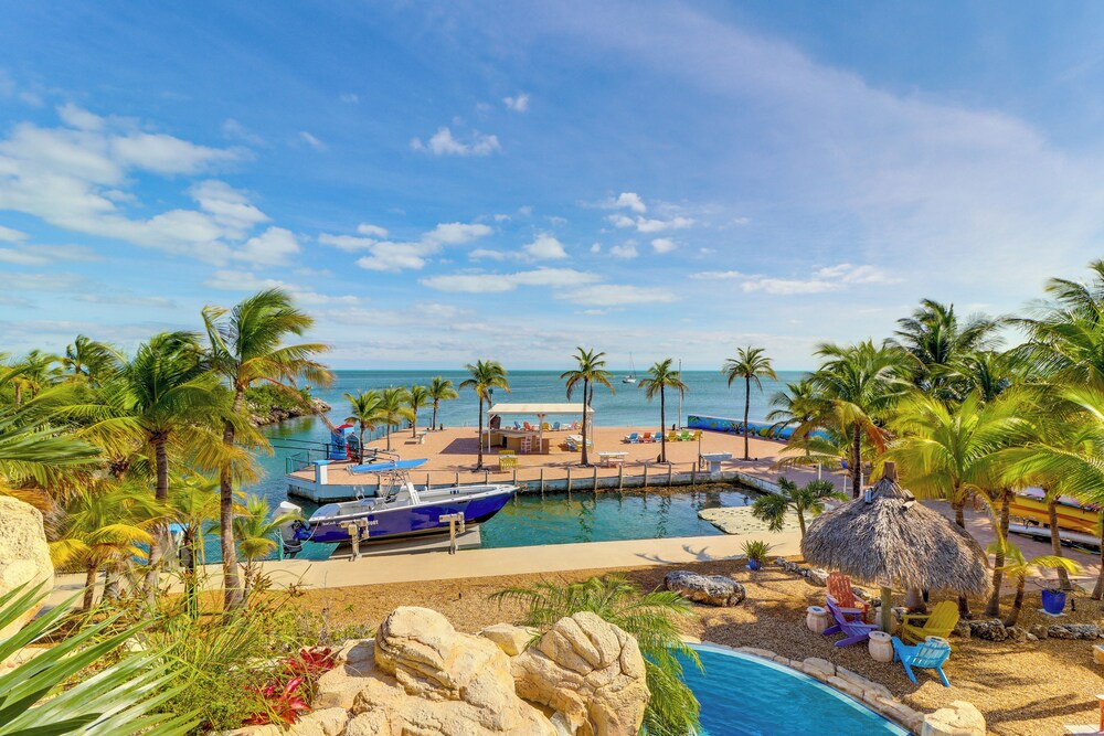 1 Mi to Dtwn: Oceanfront Gem w/ Resort Amenities!