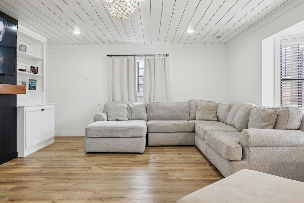 Fox Haven Retreat-modern Cabin-acres of Priv Land