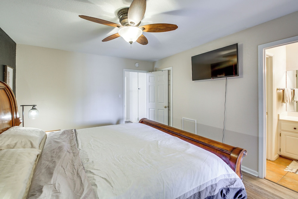 Townhome Near Lake Hamilton & Race Track!