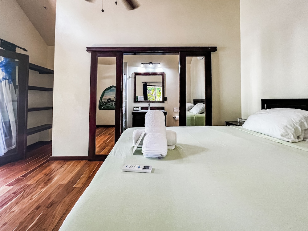 Hona Beach Hotel