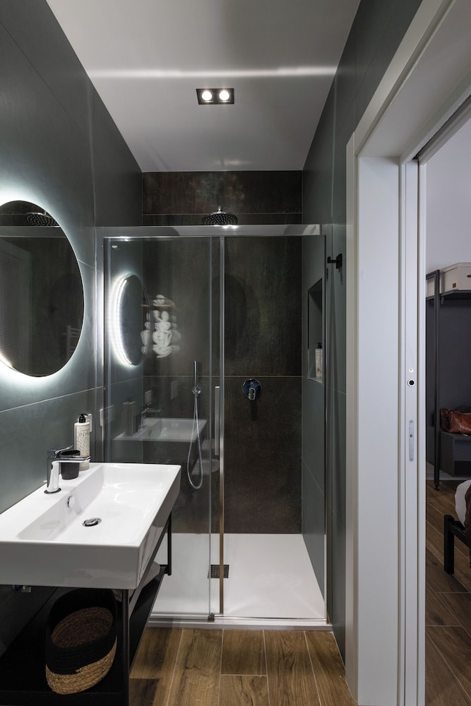 Style & Stone Guest House