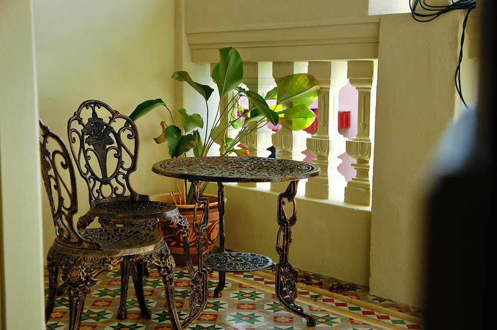 PalanquInn Heritage Suites