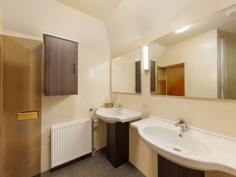 Koos Kidsvilla with 4 Bathrooms & Sauna near Cochem