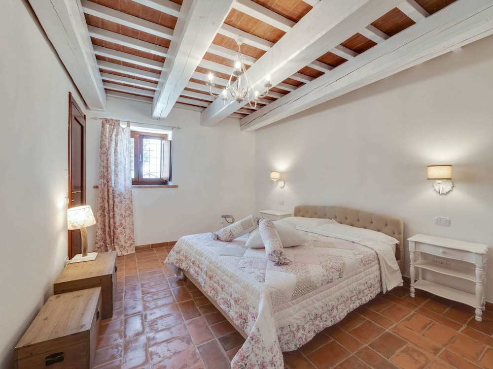 Scenic Apartment in Mombaroccio with Garden near City Center view 2