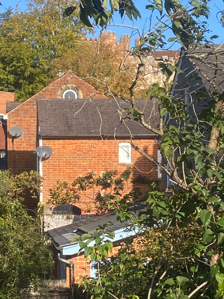 Historic 1Bd Cottage In Heart Of Farnham
