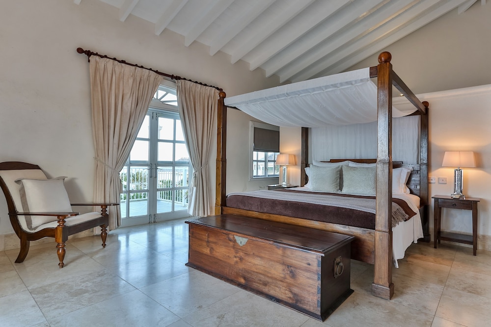 Cayman Villa - Contemporary 4 bedroom Villa with Stunning Ocean Views 4 Villa by RedAwning view 4