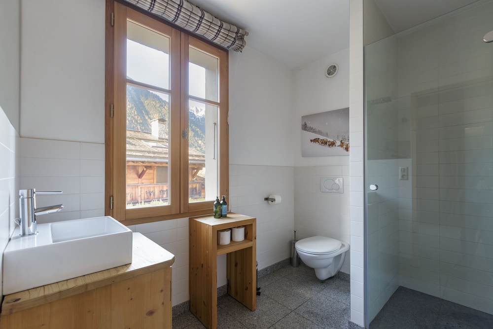 Chalet Les Tissourds 4 Central hot tub