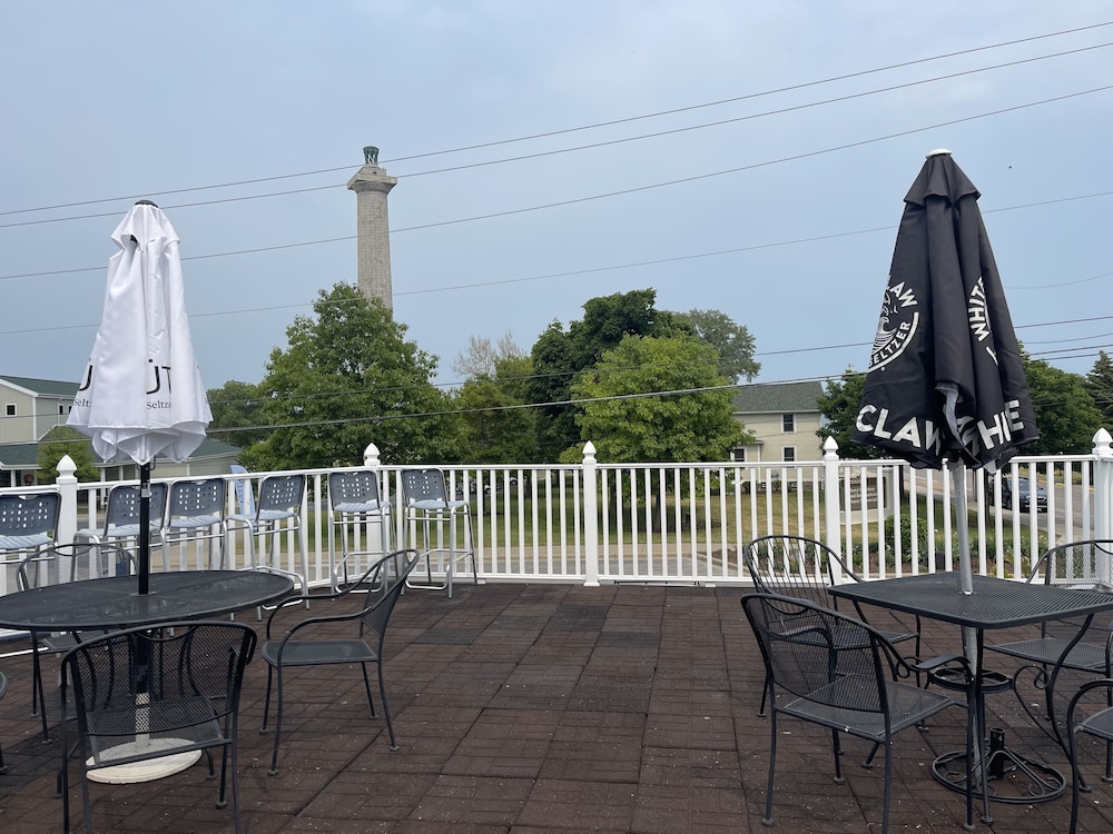 Harbour Square Suites