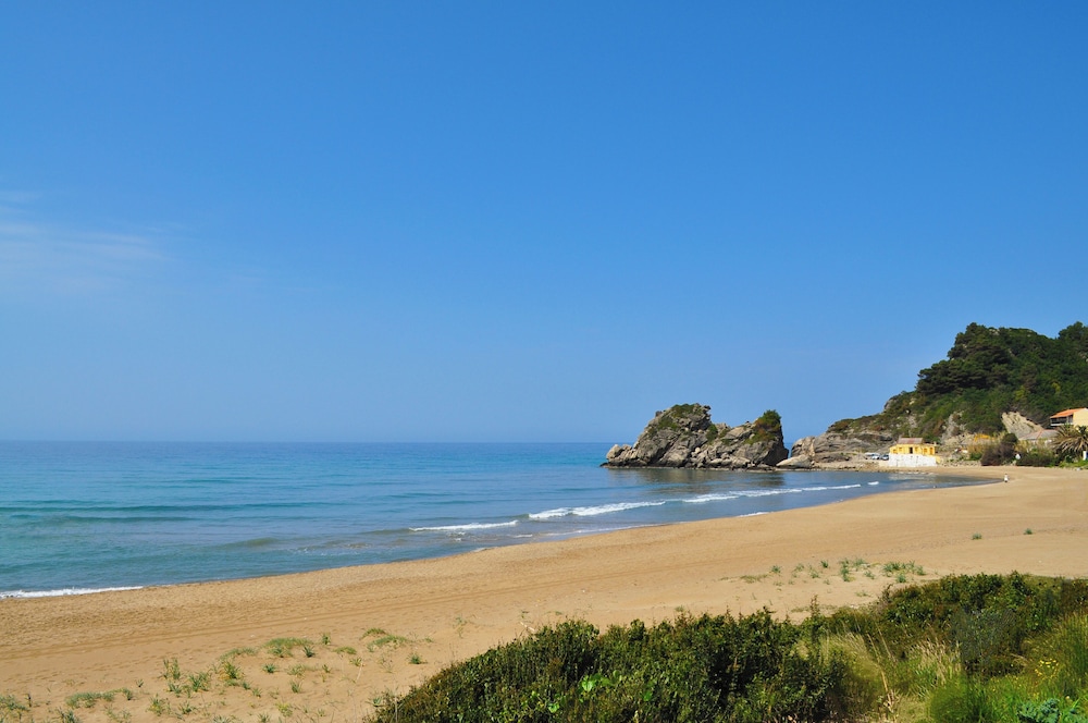 La Casa di Kosta Luxury Apartment, Kontogialos Beach, sea Views