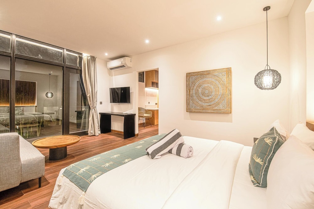 Elegant 6BR Canggu Retreat Just 400m to the Ocean