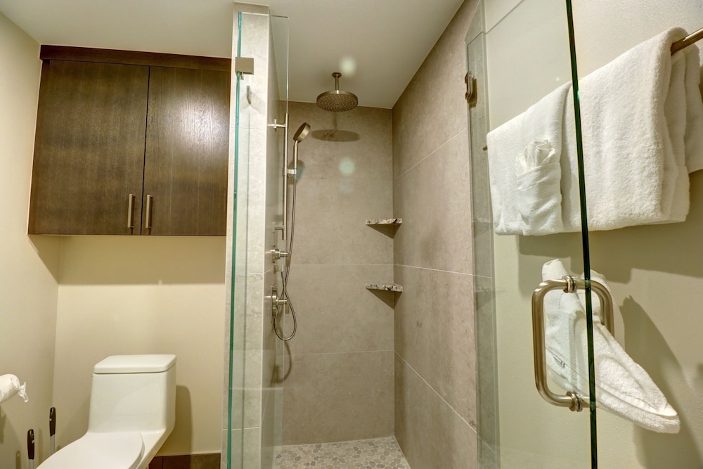Pp409 Passage Point 2 Bedroom Condo