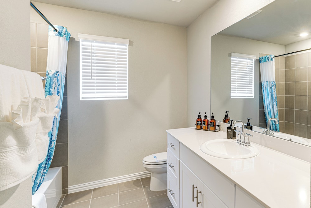 Pool Access: Modern Retreat in Lowry Crossing!