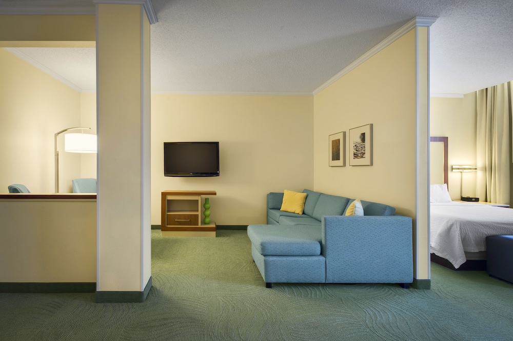Lawrence Vacations - Springhill Suites by Marriott Lawrence - Property Image 42