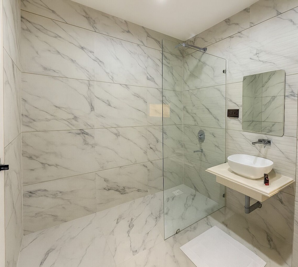 Hotel Rajshree Suites