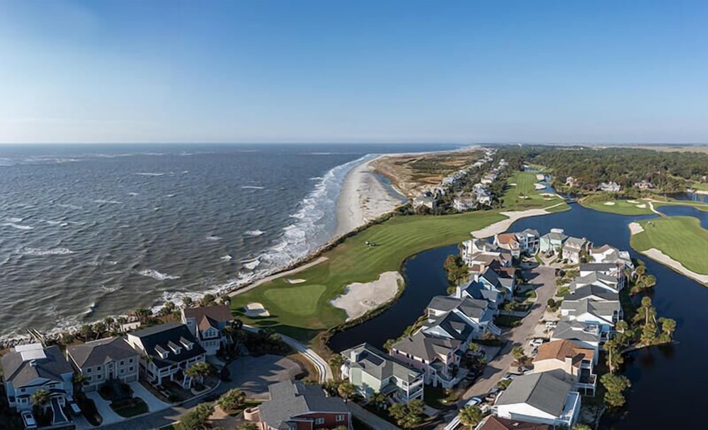 Spacious 7 Bedroom 5.5 Bath on Ocean Creek Golf Course!