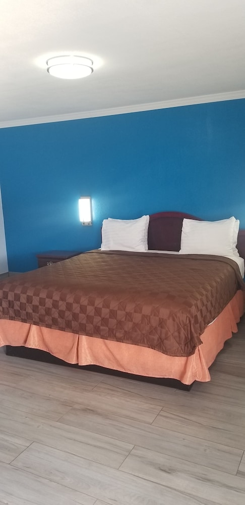 Carrizo Executive Inn view 3