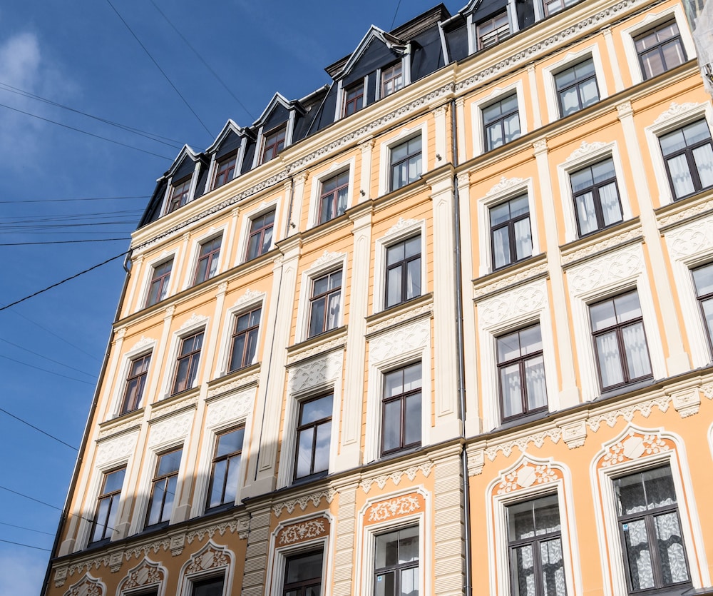 Mosaic Center Apartments