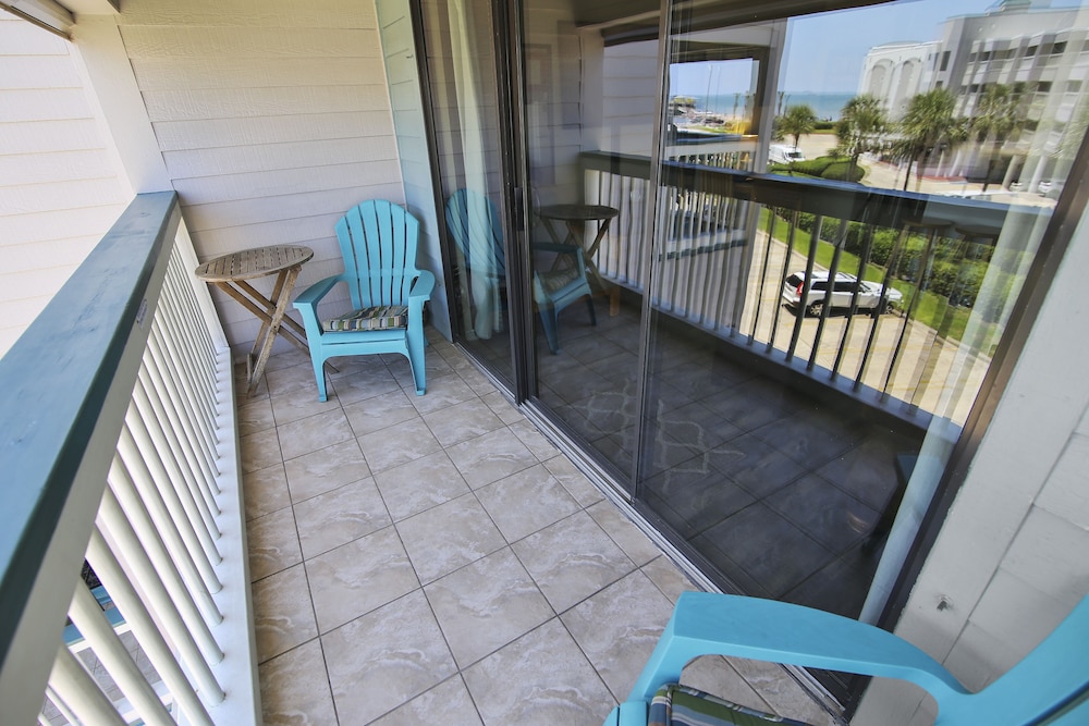 Casa Del Mar Beach Suites by AB Sea Resorts