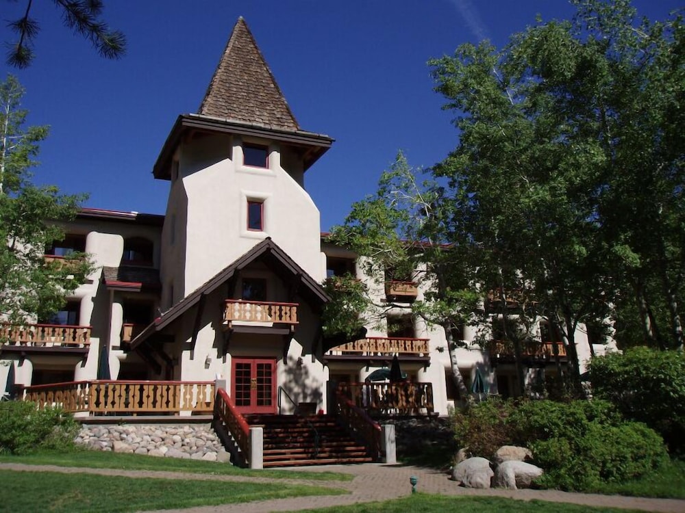 GetAways at Olympic Village Inn