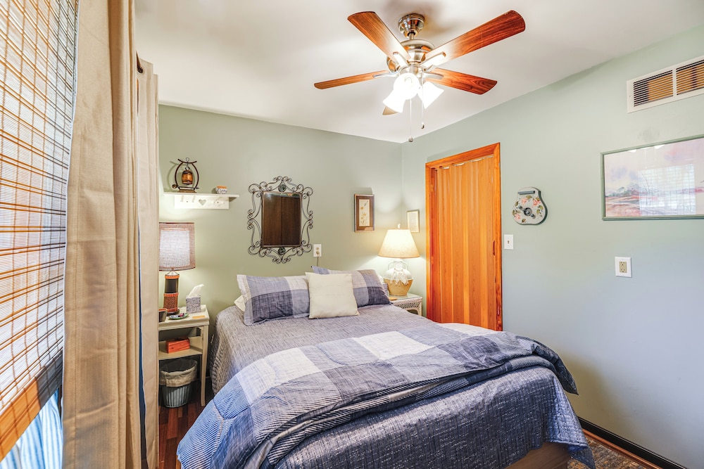 Unique & Artistic Retreat Near Rehoboth Beach!