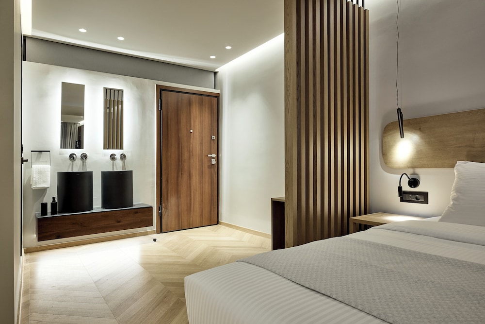 Cama Luxury Suites Kavouri
