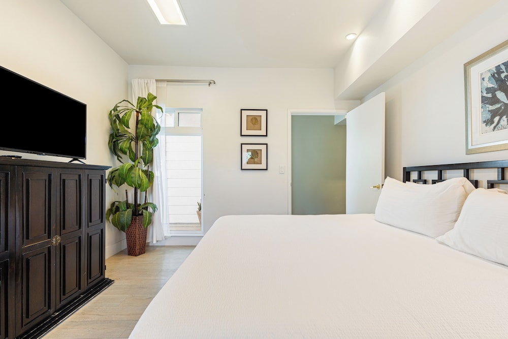 The Cayucan Bungalows by AvantStay Pet-Friendly Getaway Steps from Cayucos State Beach