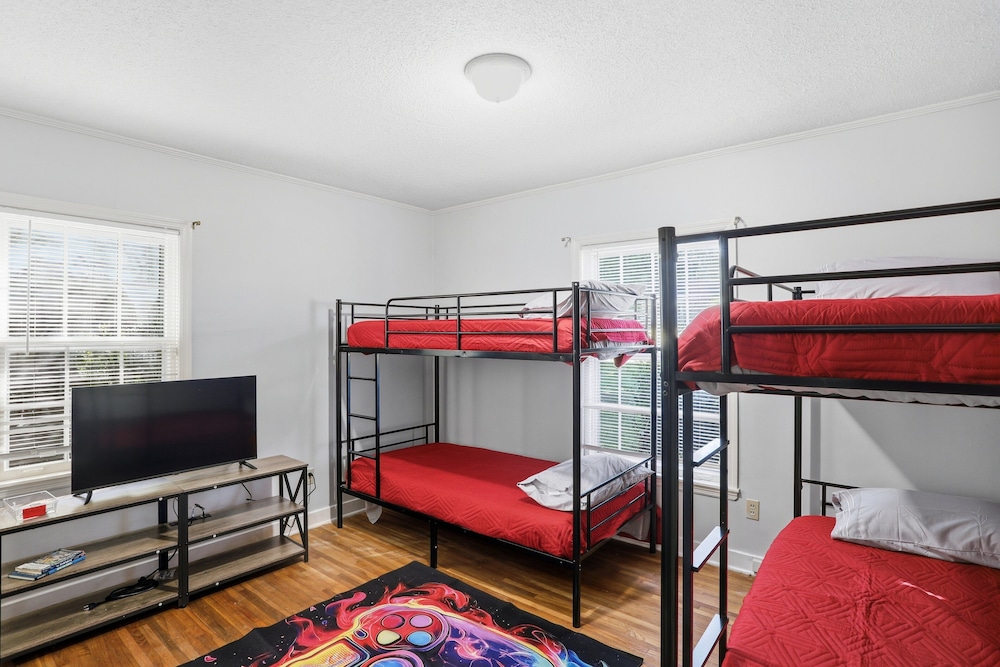 Bluff City Gem With Game Room 3 Bedroom Home