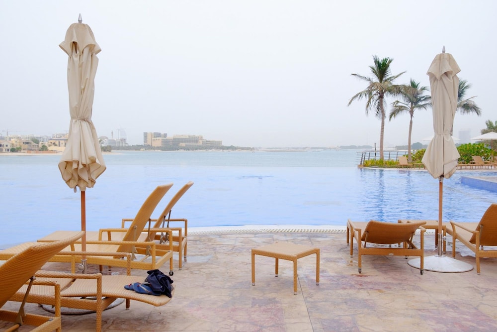 Splendid Sea View Apartment on Palm Jumeirah